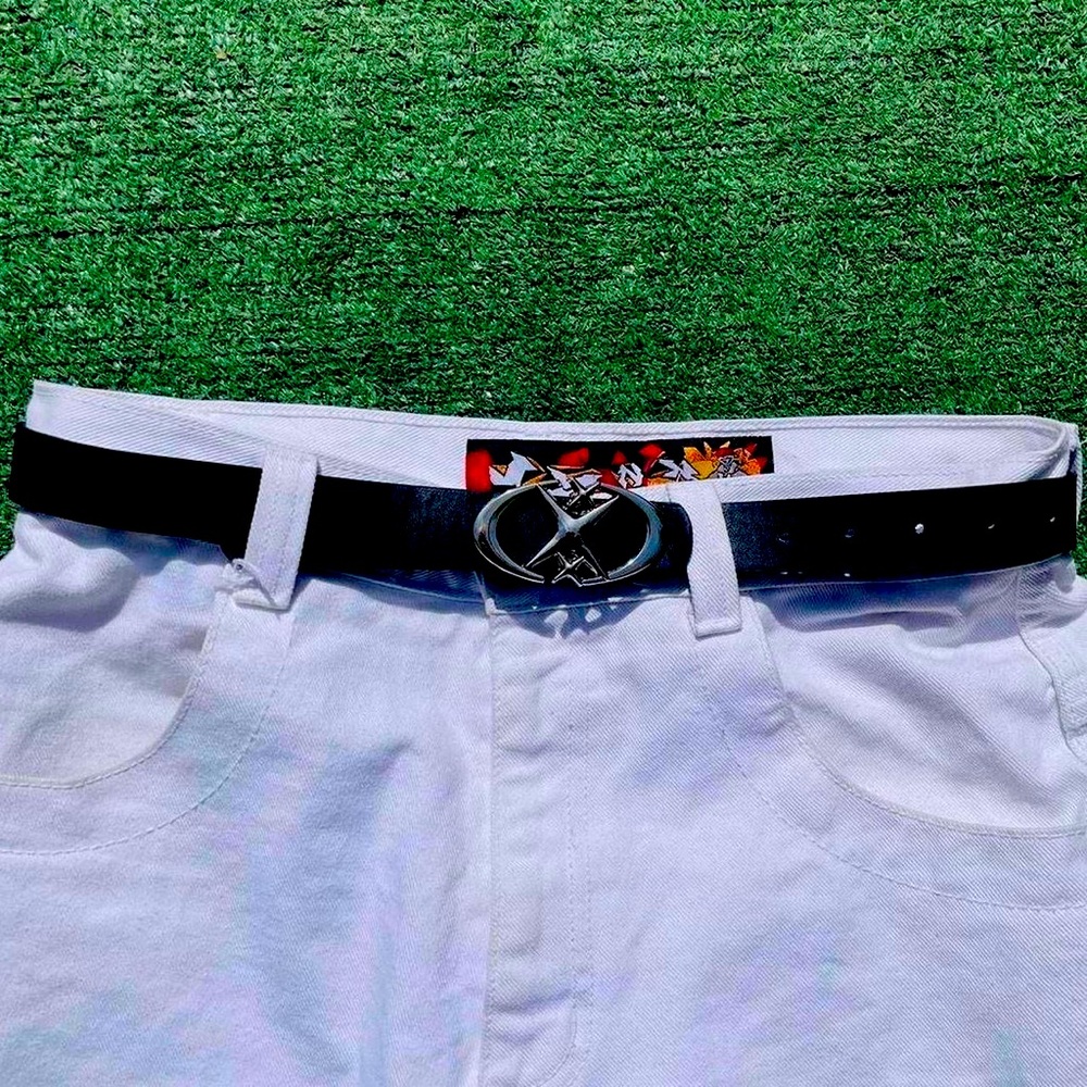 Y2K essential belts
No flaws brand new 
Great piece 
Nice detail 
Fits all